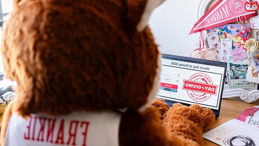  Frankie the Fox prepares for Day of Giving. Photo by Nelson Echeverria/Marist University.